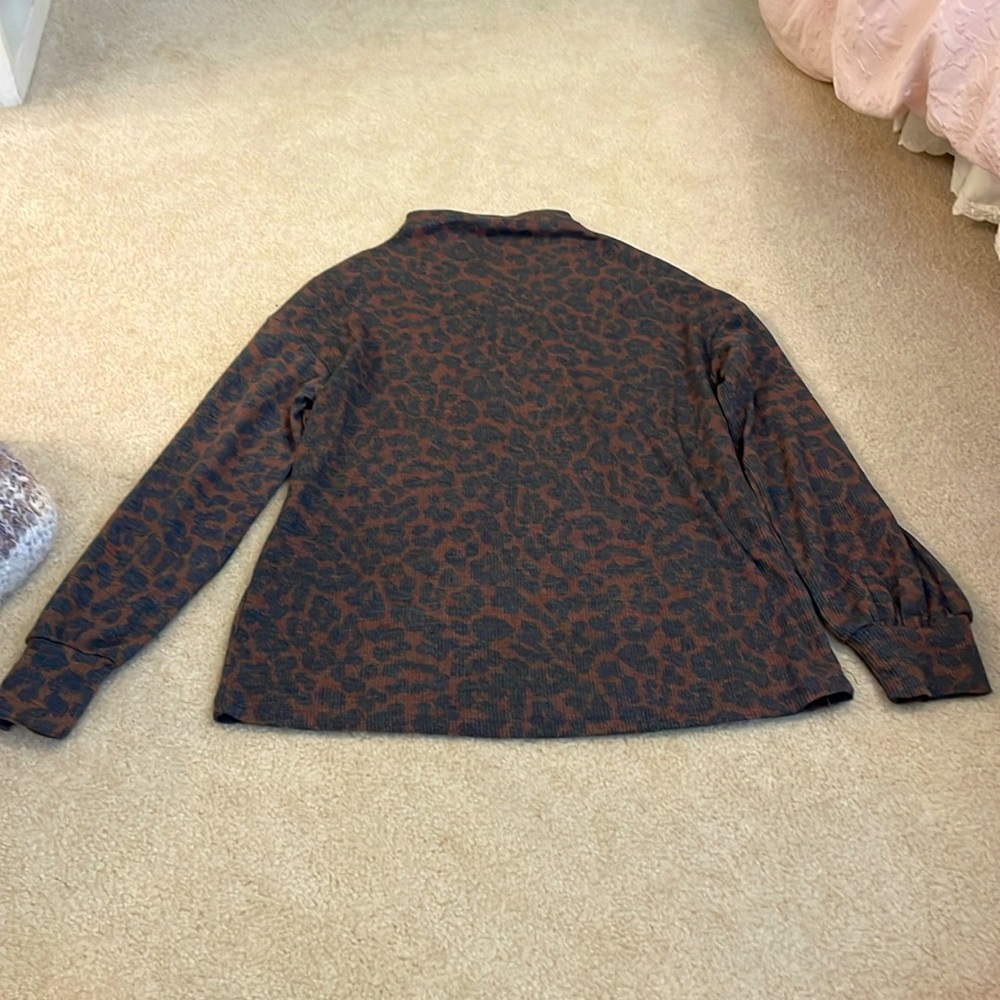Super cozy top! 🤎